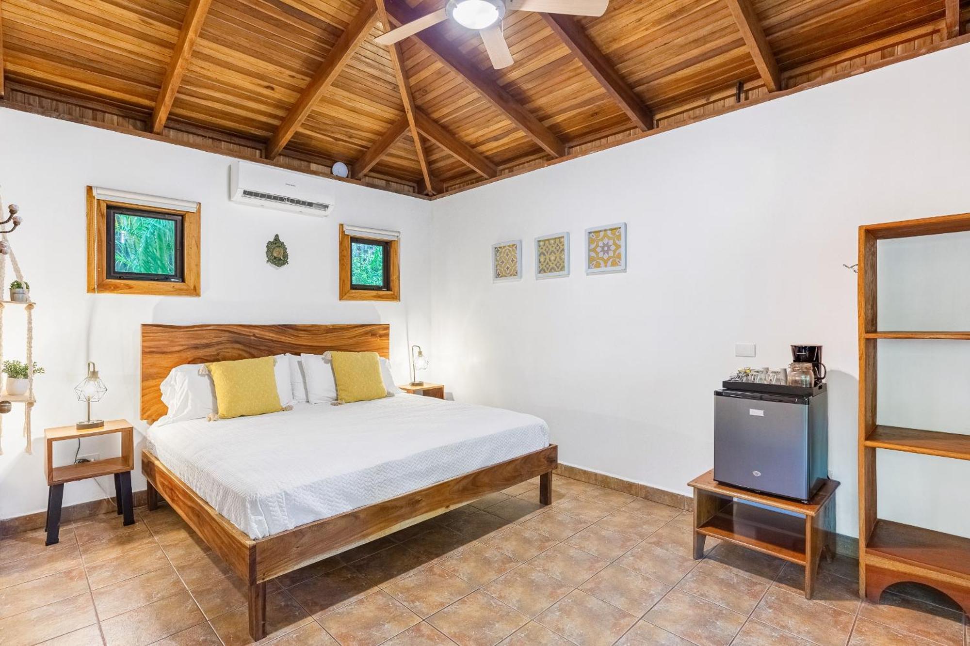 Makanas Beach Bungalows Playa Santa Teresa  Room photo